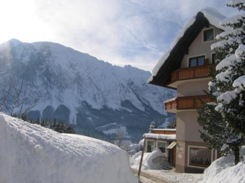 Hotel Pension Sonnenuhr Tauplitz Quarto foto
